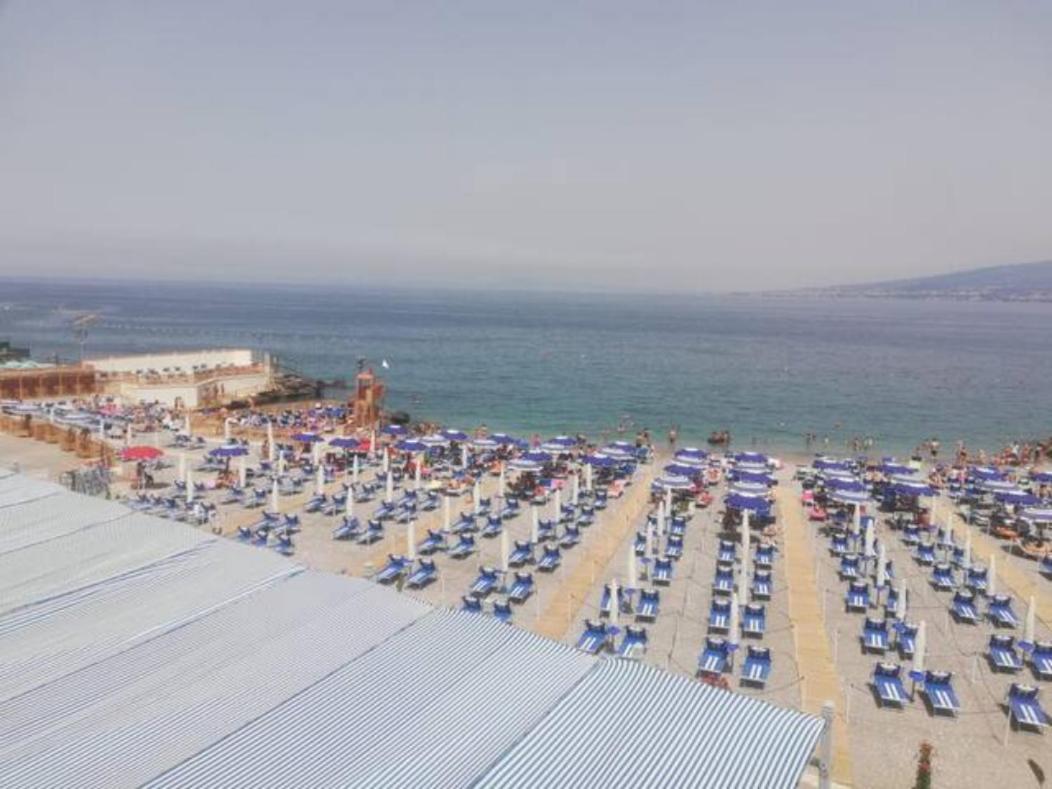 Maremonti Apartments Кастелламмаре-ди-Стабия Экстерьер фото