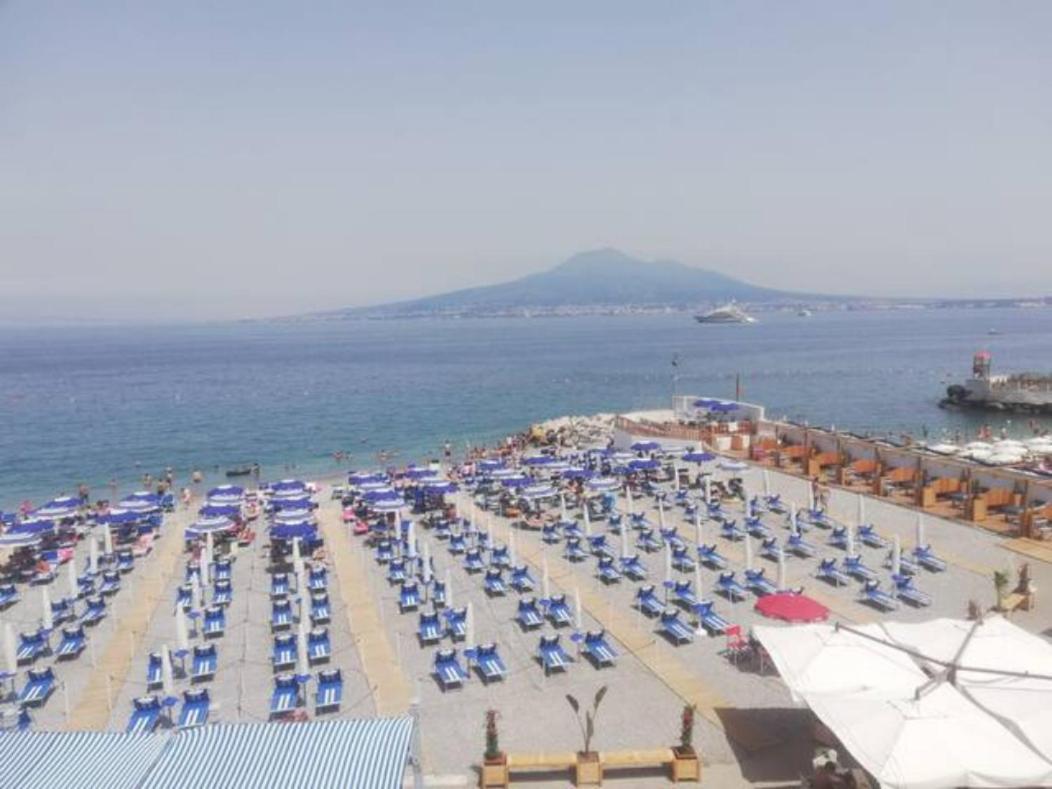 Maremonti Apartments Кастелламмаре-ди-Стабия Экстерьер фото